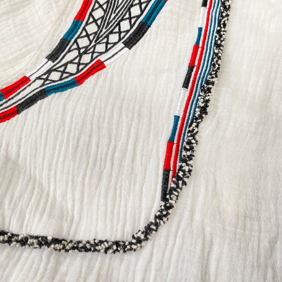 Long Sleeve White Textured Gauze Top With Embroidered Detail - Picture 2 of 9